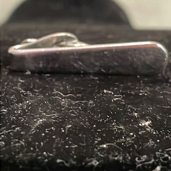Vintage 1970s Swank engravable polished smooth silver tone tie bar/clip - Picture 1 of 12